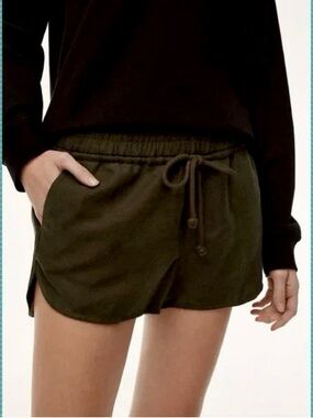 Aritzia Wilfred Free Habitus Shorts NWT Sz XS Black